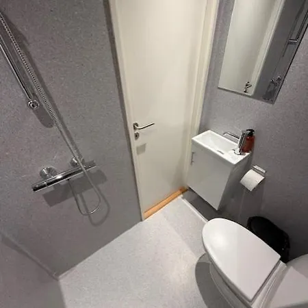 Affittacamere Folsted - Vaerelse 101 Med Eget Badevaerelse Og Fri Parkering